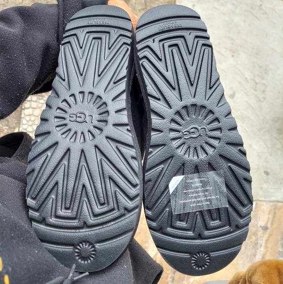 New size 8 classic Ugg boots - Picture 4 of 9